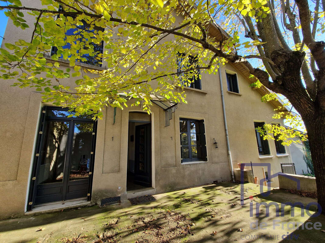 Maison à SAINT-JUST-SAINT-RAMBERT
