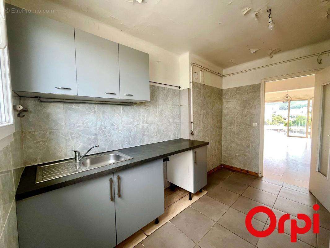 Appartement à MARSEILLE-11E