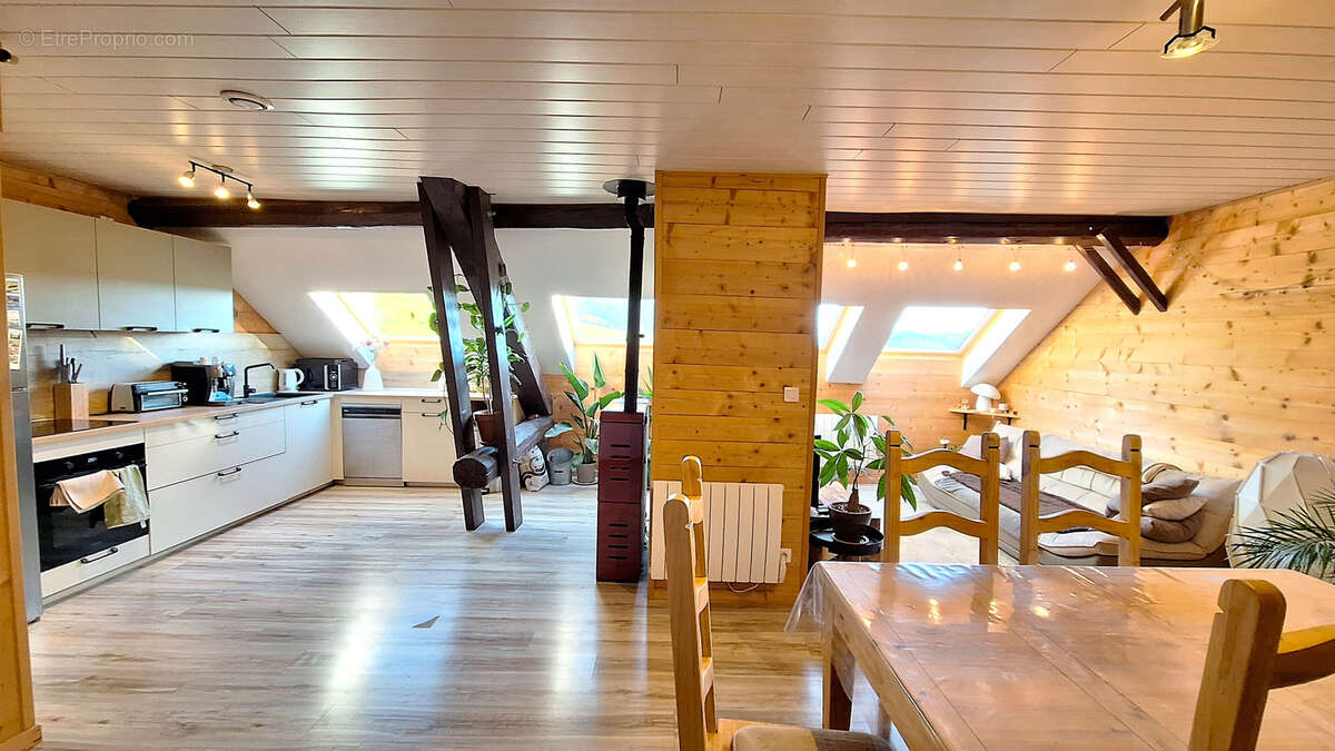 Appartement à REMORAY-BOUJEONS