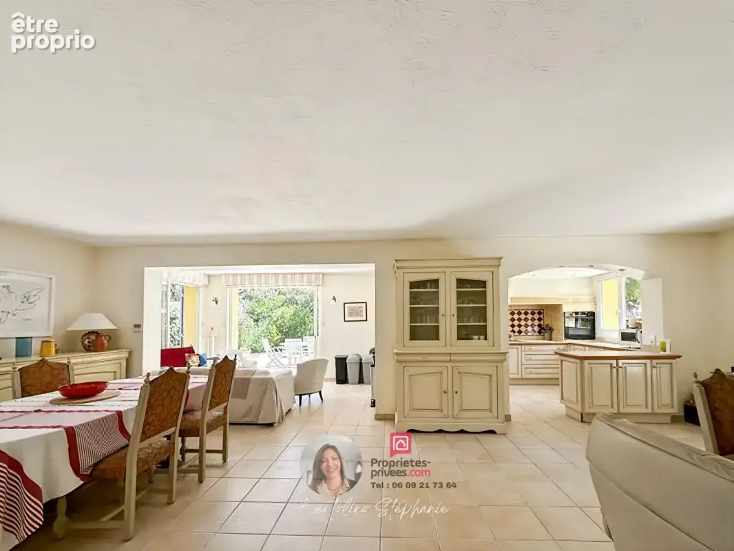 TRANS-EN-PROVENCE - Maison de plain-pied avec piscine, dépendance et terrain paysagé - photo 6