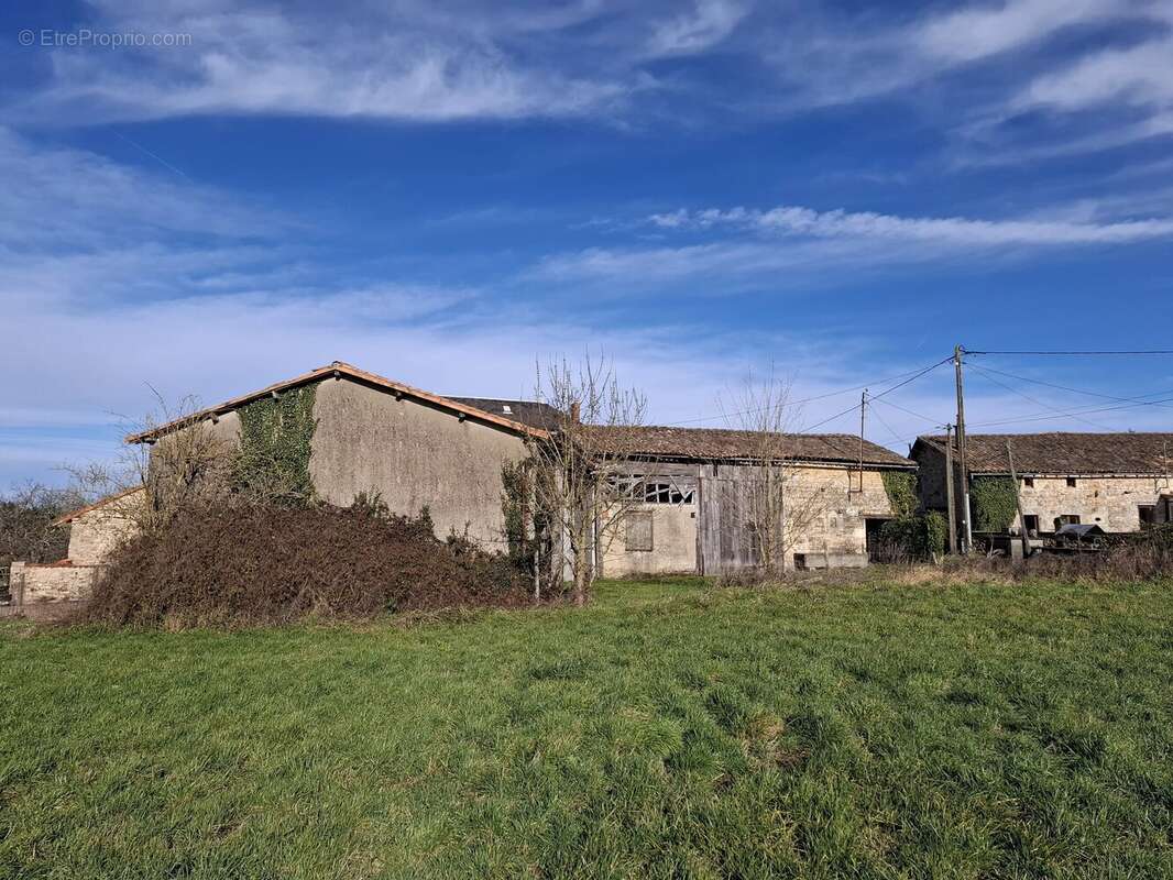 Grange attrayante à rénover en bordure de village - photo 14