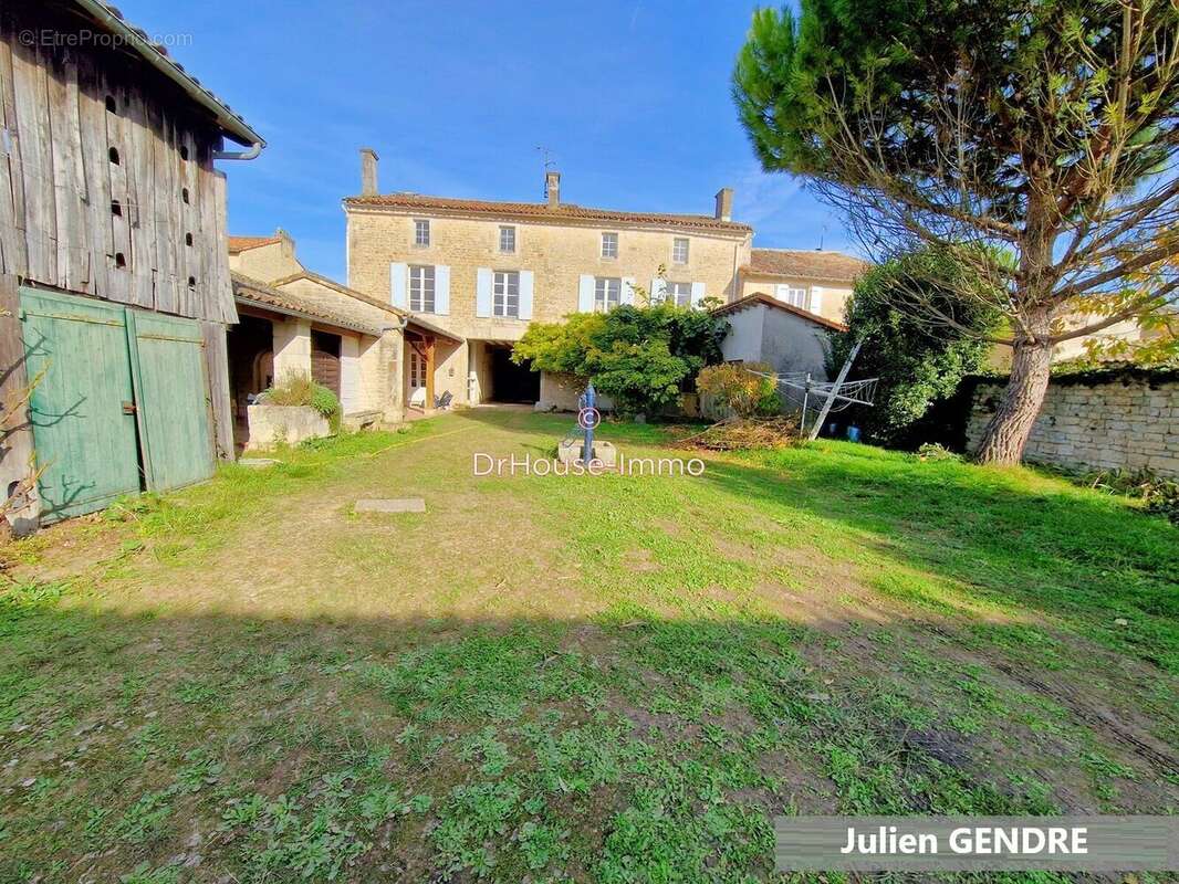 Maison à BRIOUX-SUR-BOUTONNE