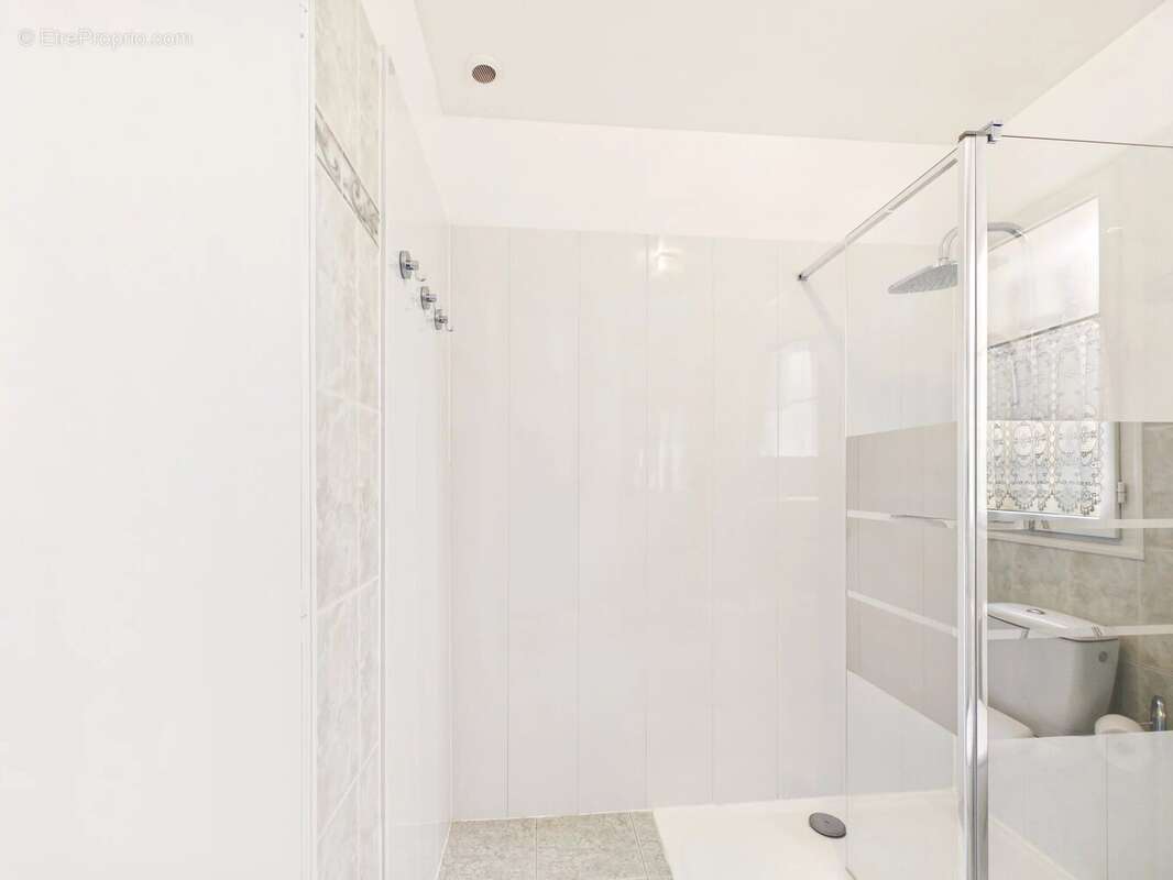 Jolie maison de plain-pied de 3 chambres, lumineuse et spacieuse - photo 8