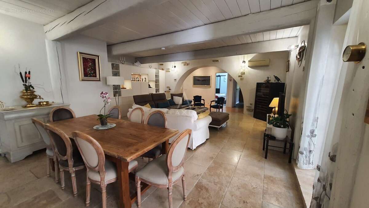 Maison à MONTREDON-DES-CORBIERES