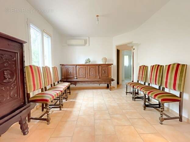 Maison à VINON-SUR-VERDON