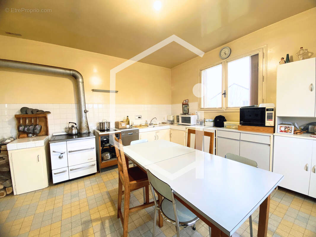 Maison à SAINT-AMAND-EN-PUISAYE