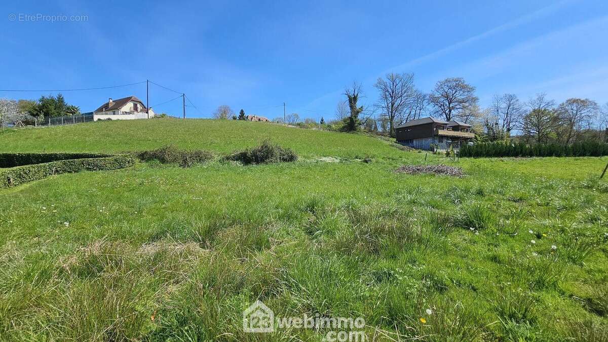 Terrain à MONTAUT