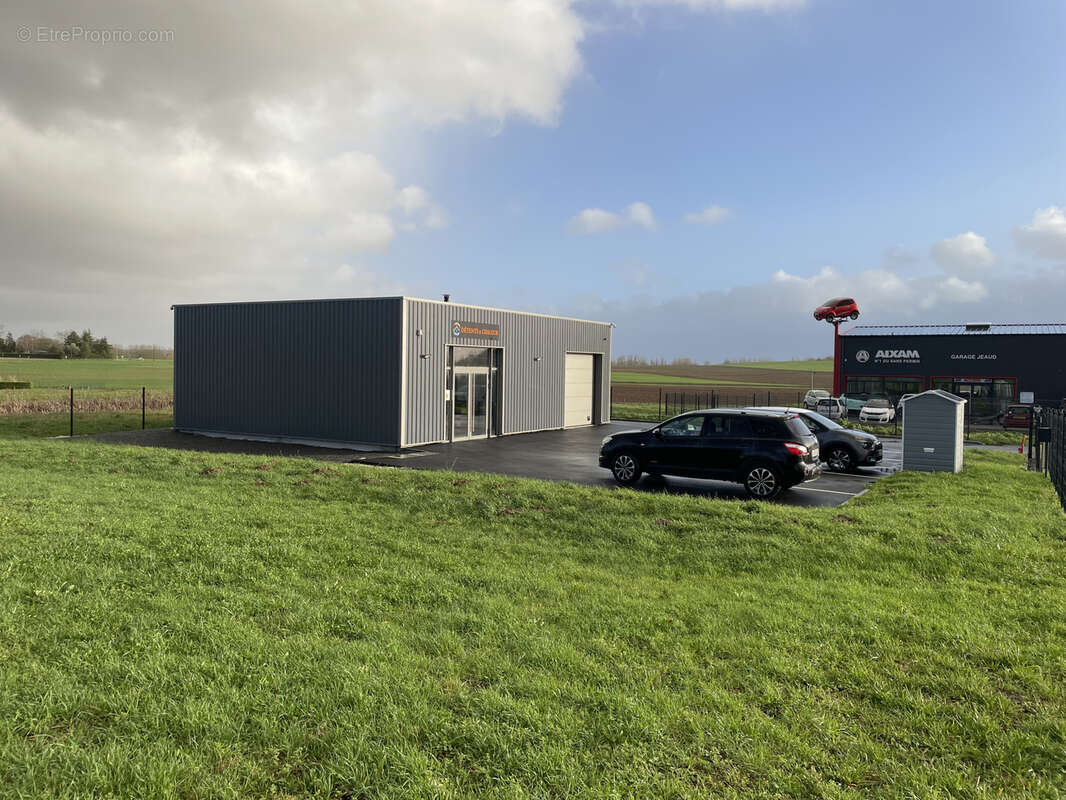 Commerce à SAINT-SAVINIEN