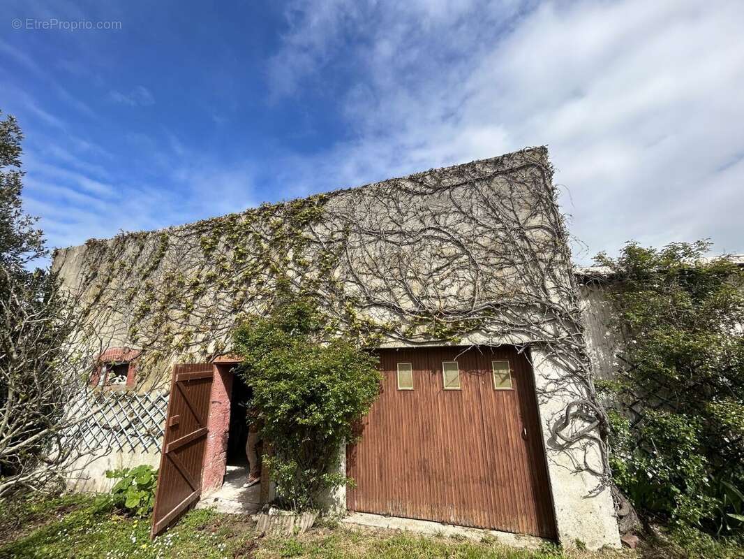 Maison à BESSAIS-LE-FROMENTAL