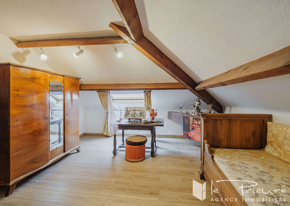 Maison à MIRANDOL-BOURGNOUNAC