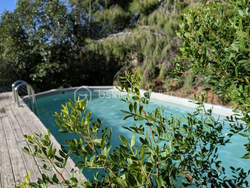Villa d'Architecte, de 2003, 1 ECRIN DE SERENITE :178 m² – 5 Chambres –  Piscine et terrain de 1425 M²  ! - photo 3