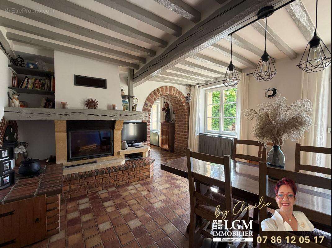 MAGNIFIQUE LONGÈRE de 209 m² - 4 Chambres - Dépendances - photo 3