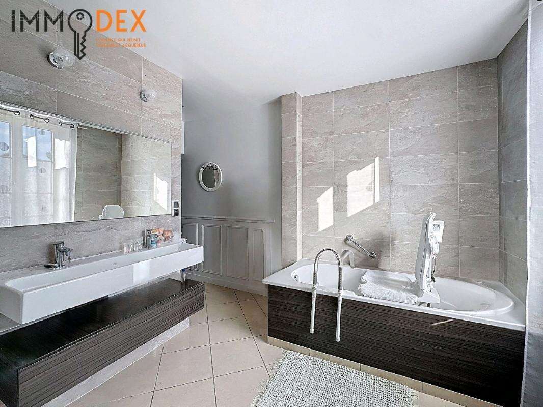 Maison à SAINT-BRICE-COURCELLES