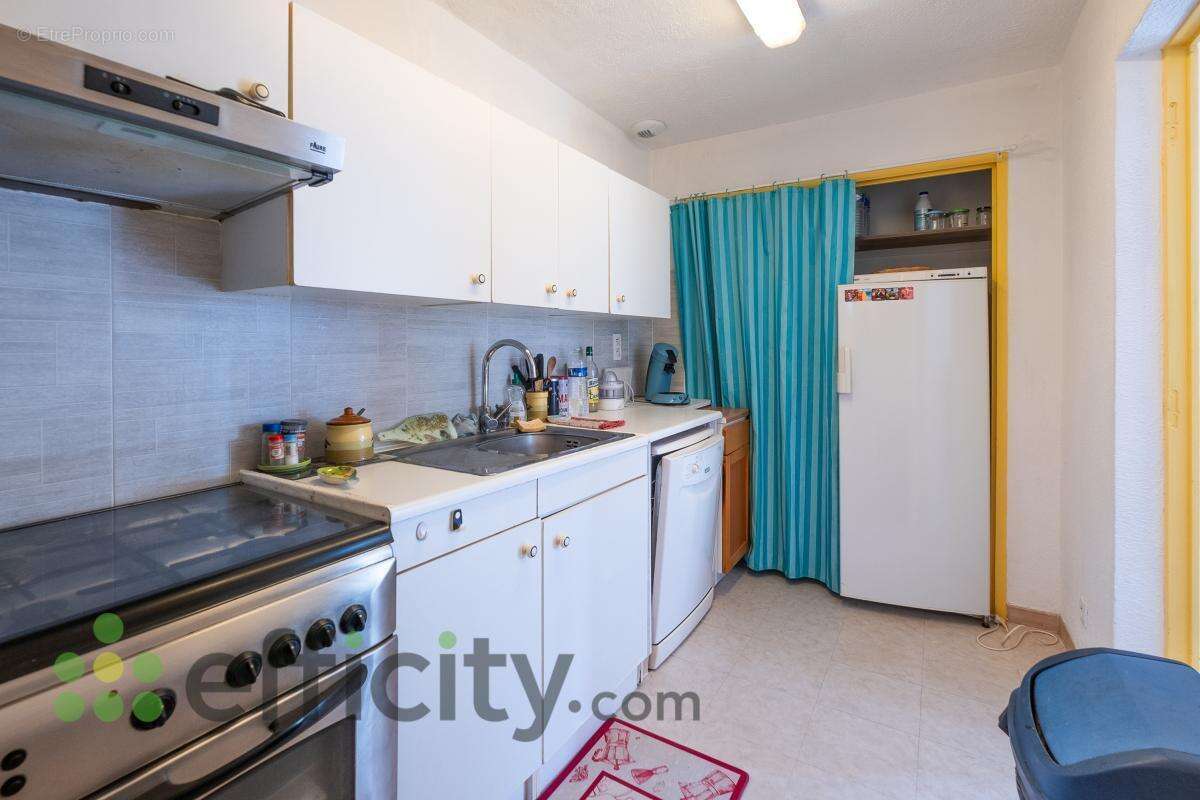 Maison à NOTRE-DAME-DE-SANILHAC