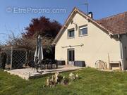 Photo 1 - Maison à AULX-LES-CROMARY