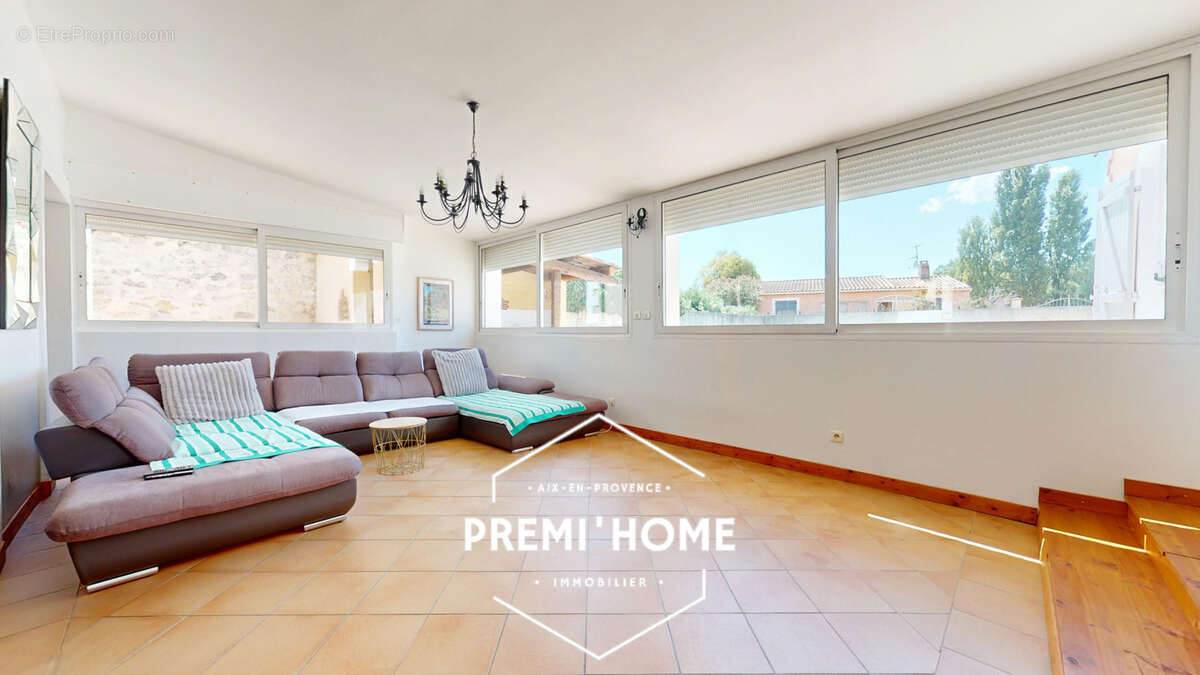 Maison 4 chambres a vendre a gardanne avec piscine - photo 3