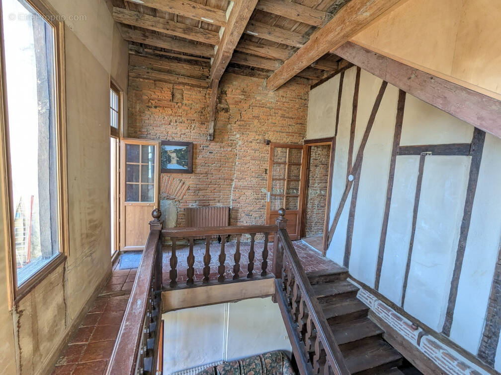 Maison à MONTESQUIEU-VOLVESTRE