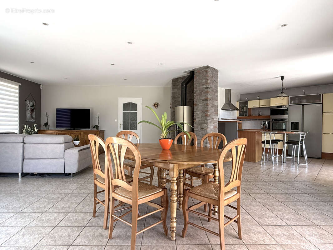 Mouzillon, centre-bourg - maison 5 chambres - grand sous-sol - jardin - photo 5