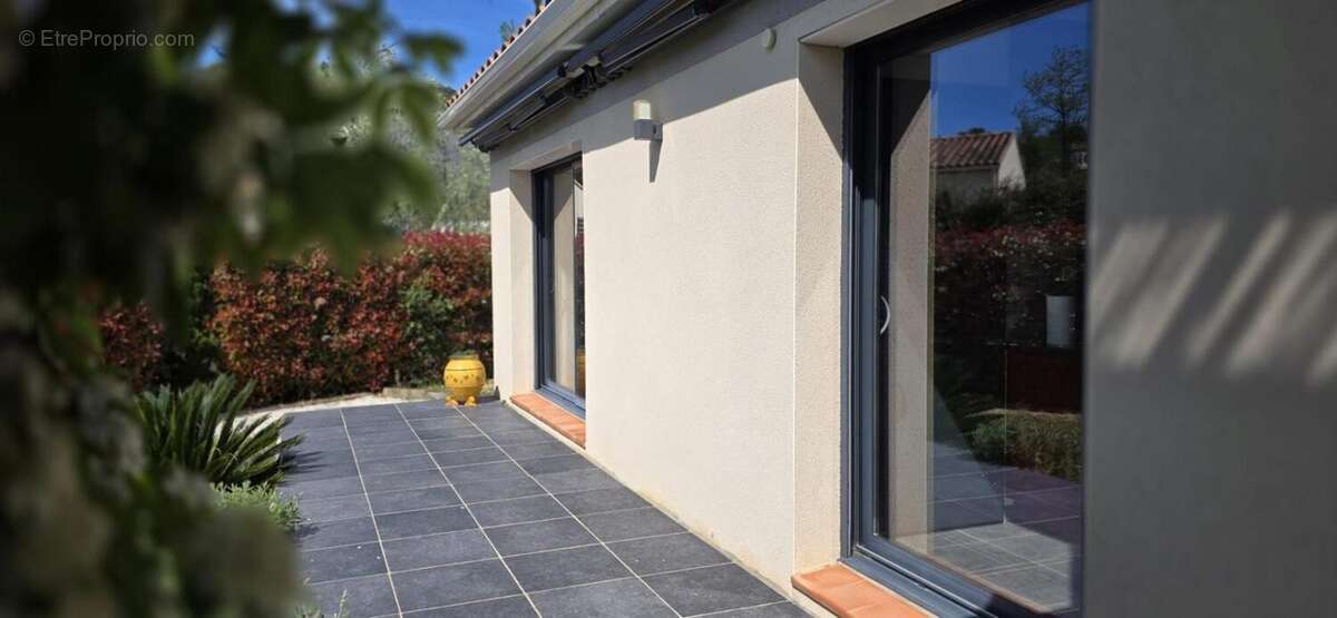 Maison à SAINT-LAURENT-DES-ARBRES