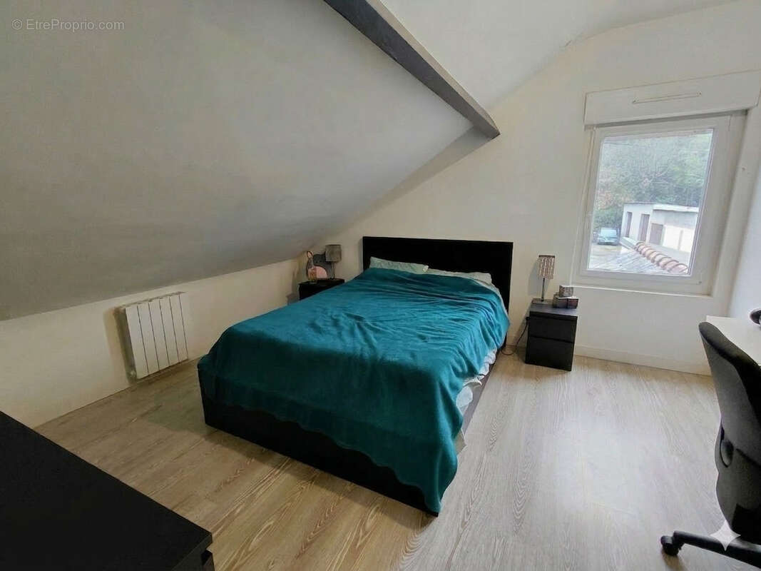 Maison à NYOISEAU