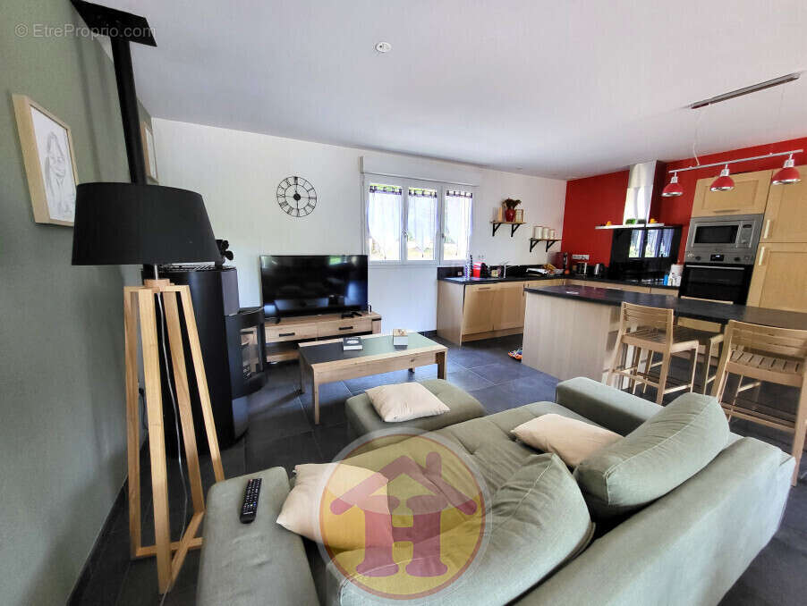 Maison à SAINT-JUNIEN