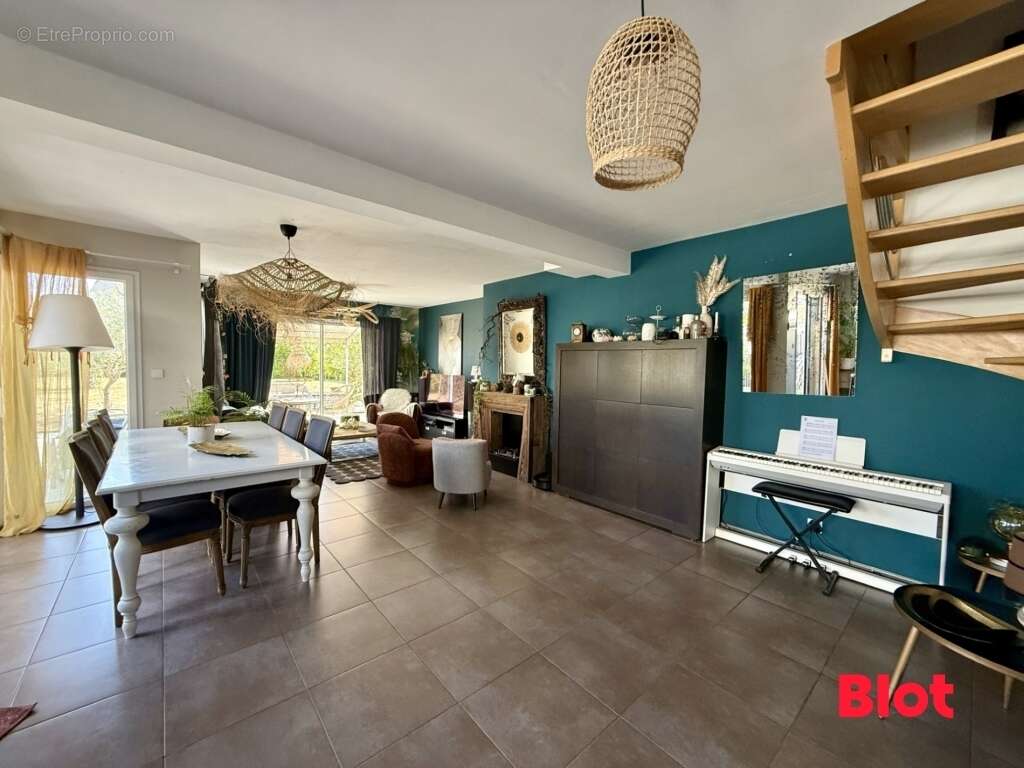 Maison 129 m² à Chateaugiron  - photo 4