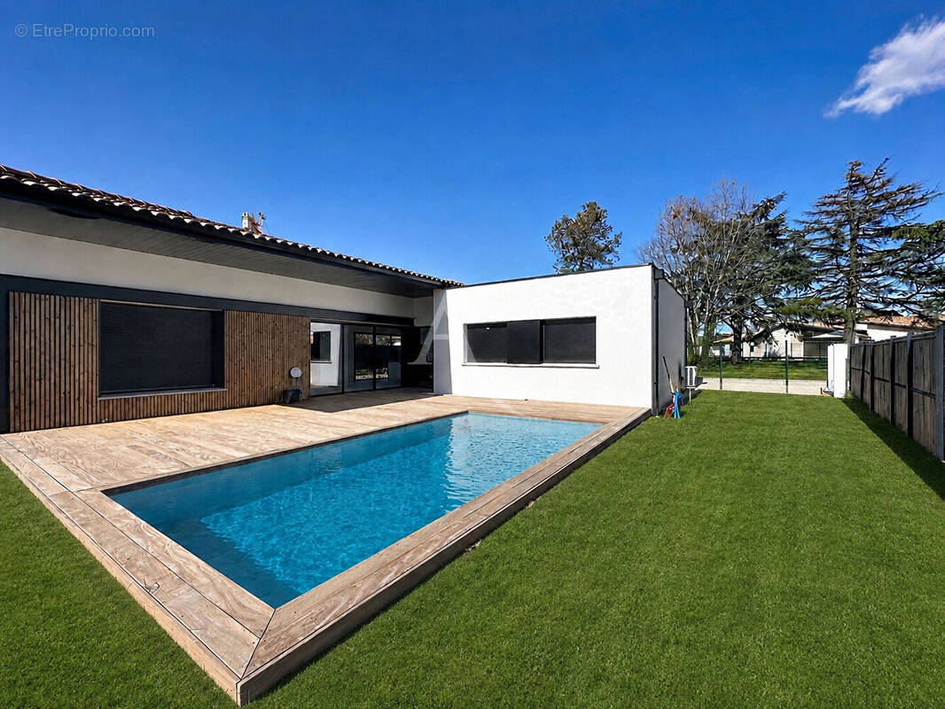 Maison à CASTELGINEST