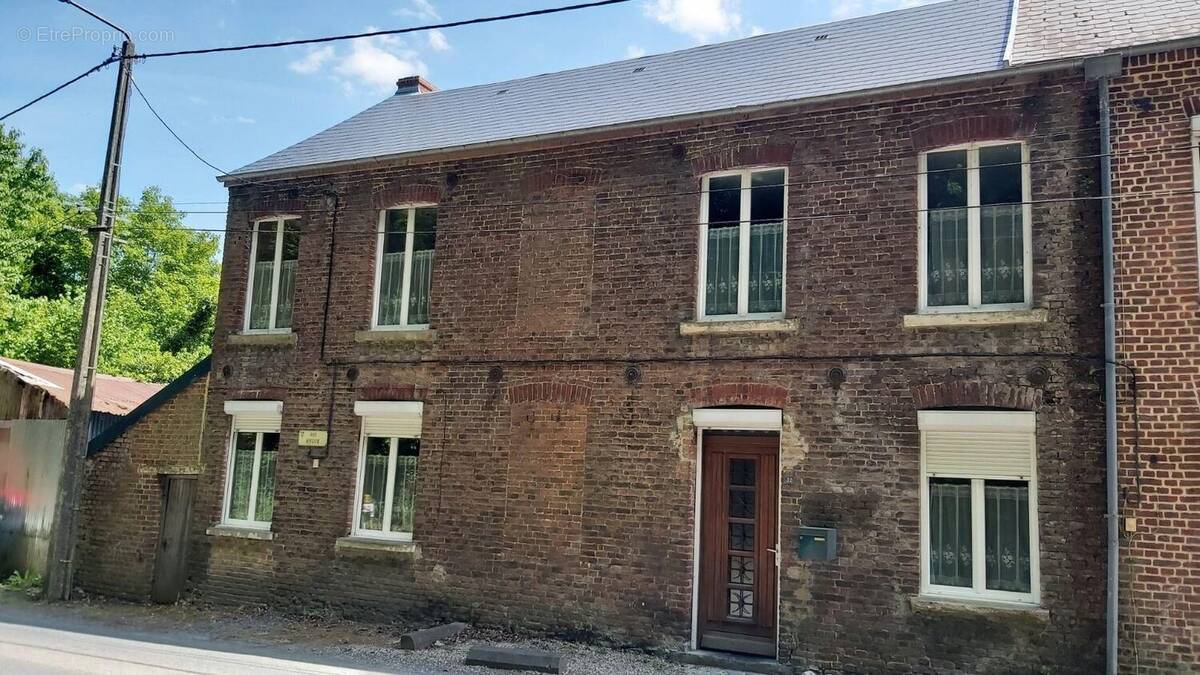 Maison à COUSOLRE