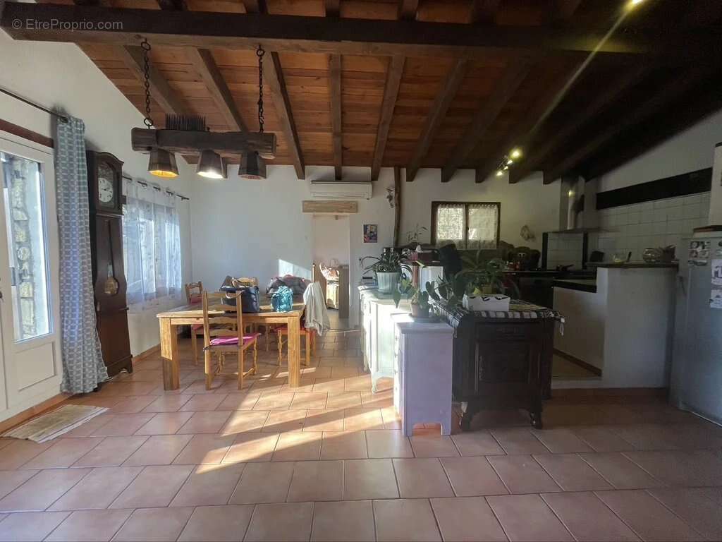 Maison à LE COLLET-DE-DEZE