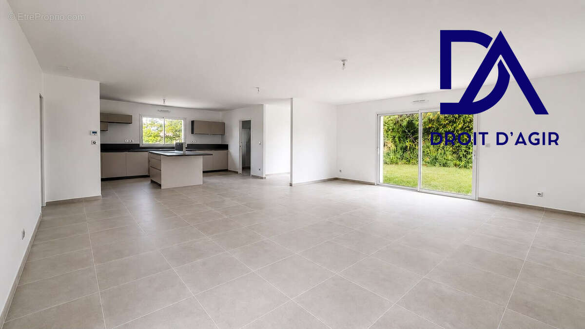 Maison 126 m² à Ruelle-Sur-Touvre  - photo 2