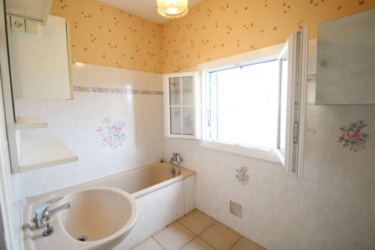 Maison Quatre chambres à Vendre - photo 5
