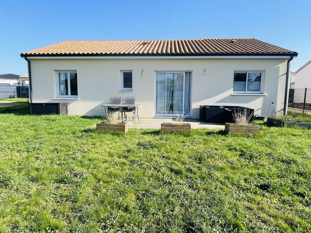 Maison à NAINTRE