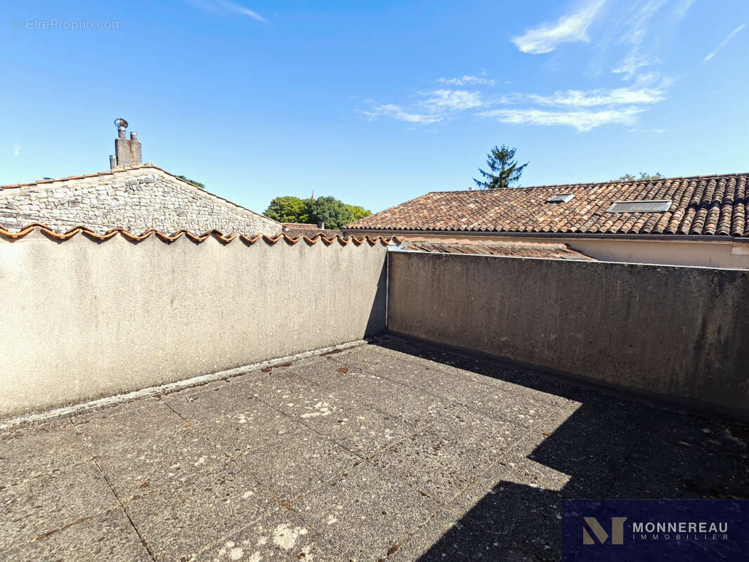 Immeuble centre segonzac - photo 21