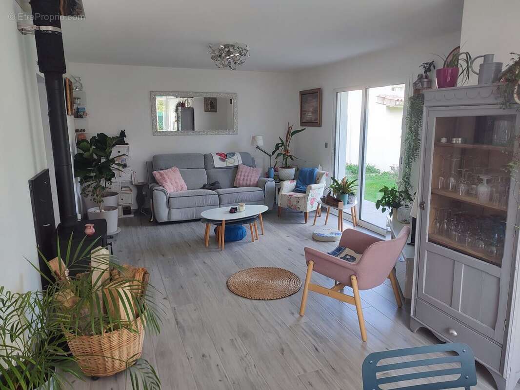 Maison à SAINT-CIERS-SUR-GIRONDE