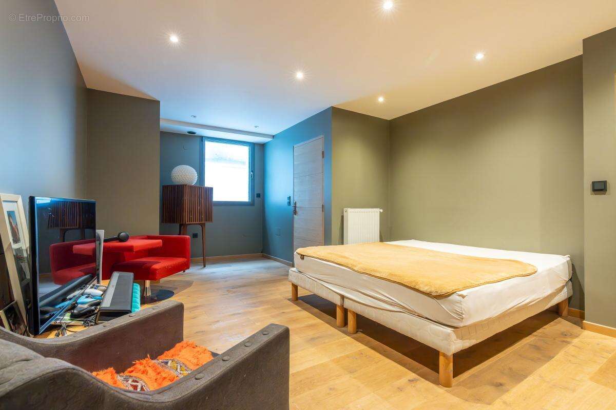 Maison à SAINT-MAUR-DES-FOSSES