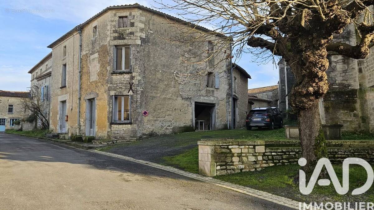 Photo 1 - Maison à TUSSON
