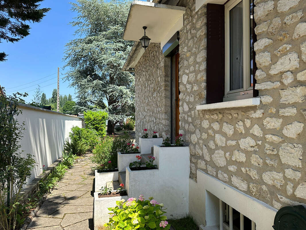 Maison 96m² à oncy-sur-école - photo 4