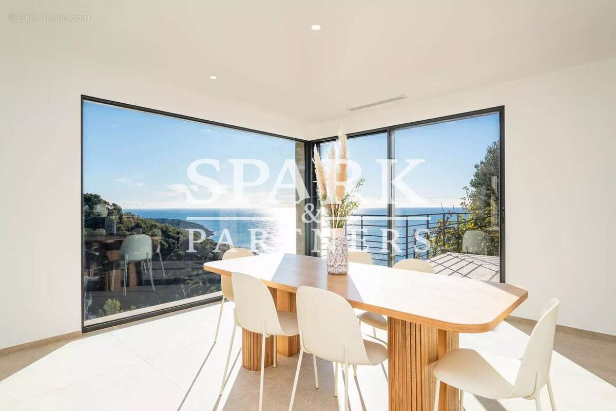 Maison à ROQUEBRUNE-CAP-MARTIN