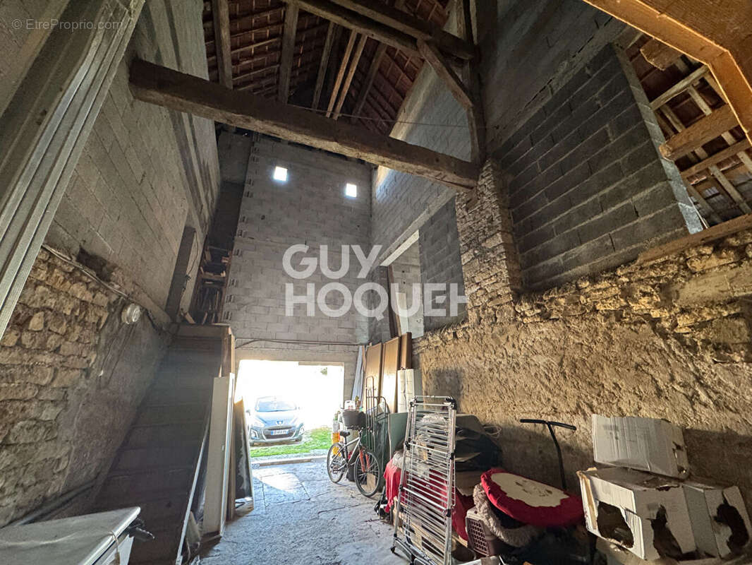 Maison à POUILLEY-FRANCAIS