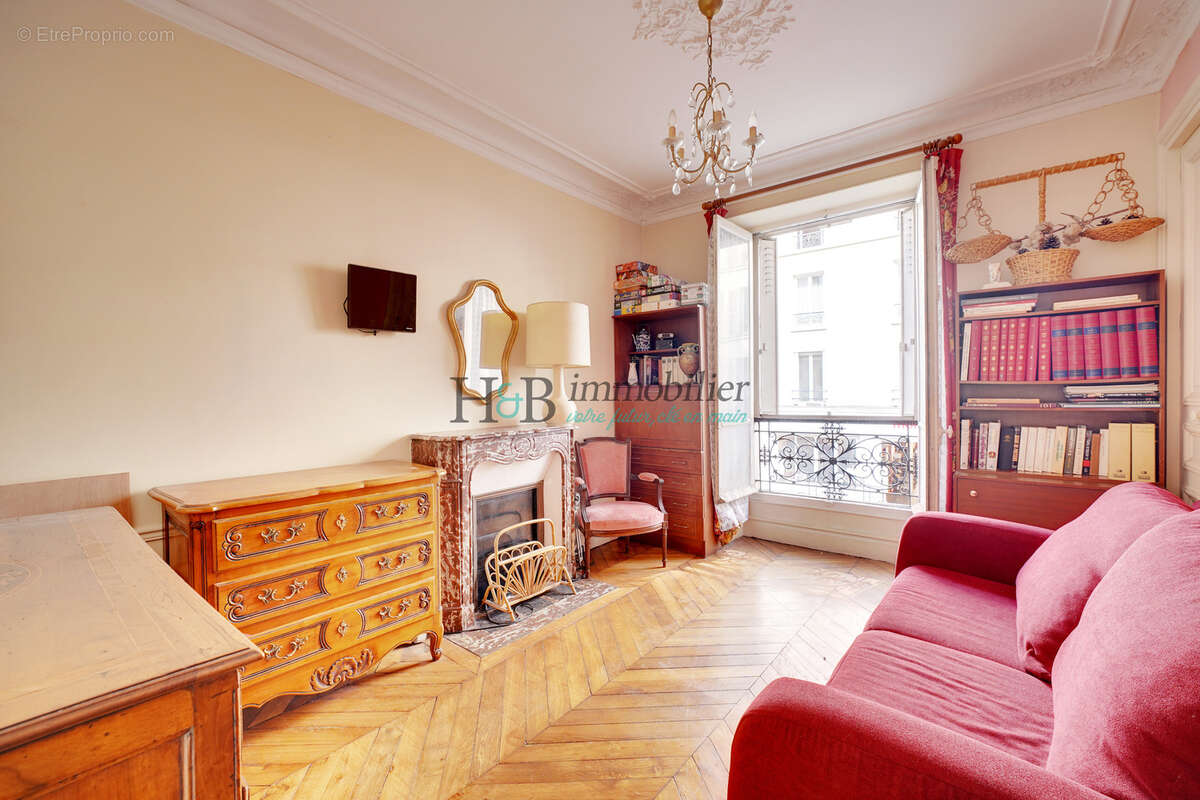 Appartement à PARIS-10E
