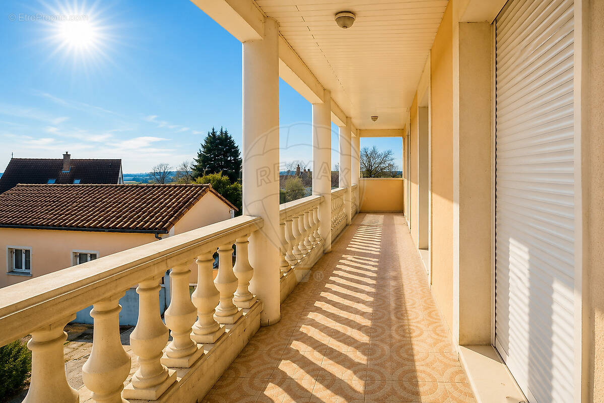 Maison à VARENNES-VAUZELLES