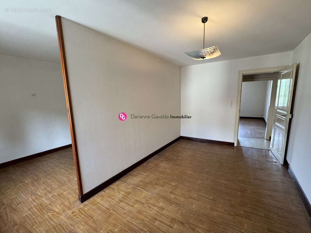 Maison 90 m² à Decazeville  - photo 6