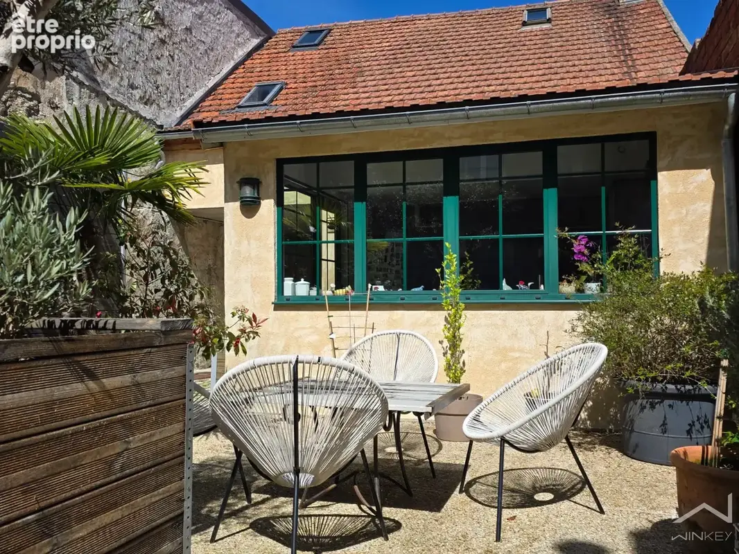 RARE SUR LE SECTEUR - Maison de Ville avec 3 GARAGES FERMÉS INTERIEURS - 111 m2 au sol - 3 chambres - 2 caves - photo 2