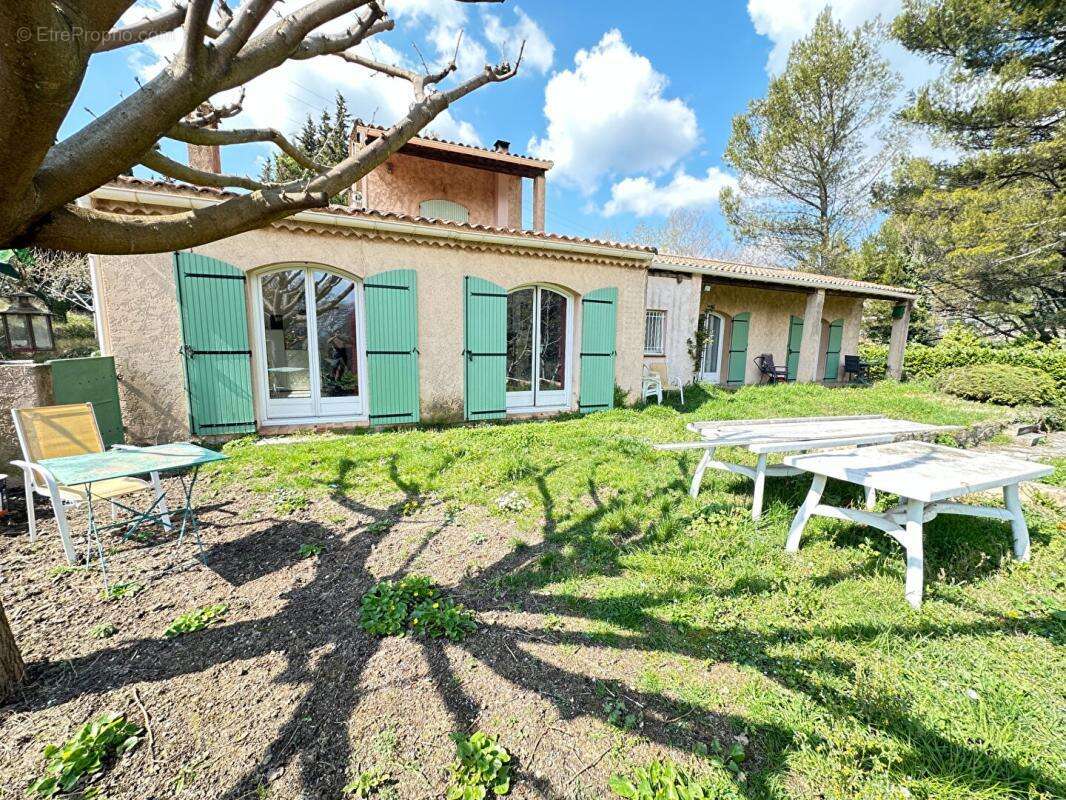 Maison à CADOLIVE