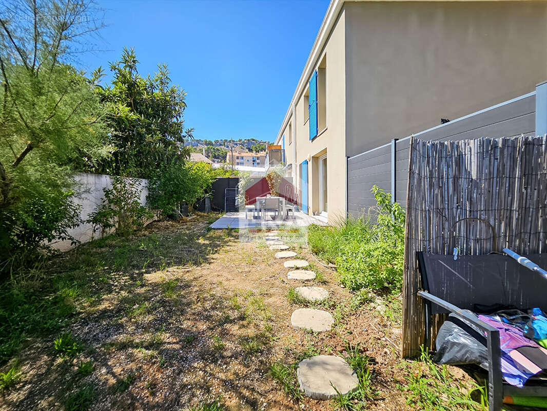 Maison à CHATEAUNEUF-LES-MARTIGUES