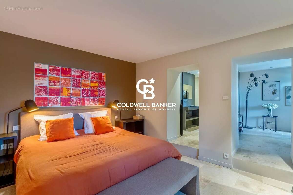 Maison à LA GARDE-FREINET