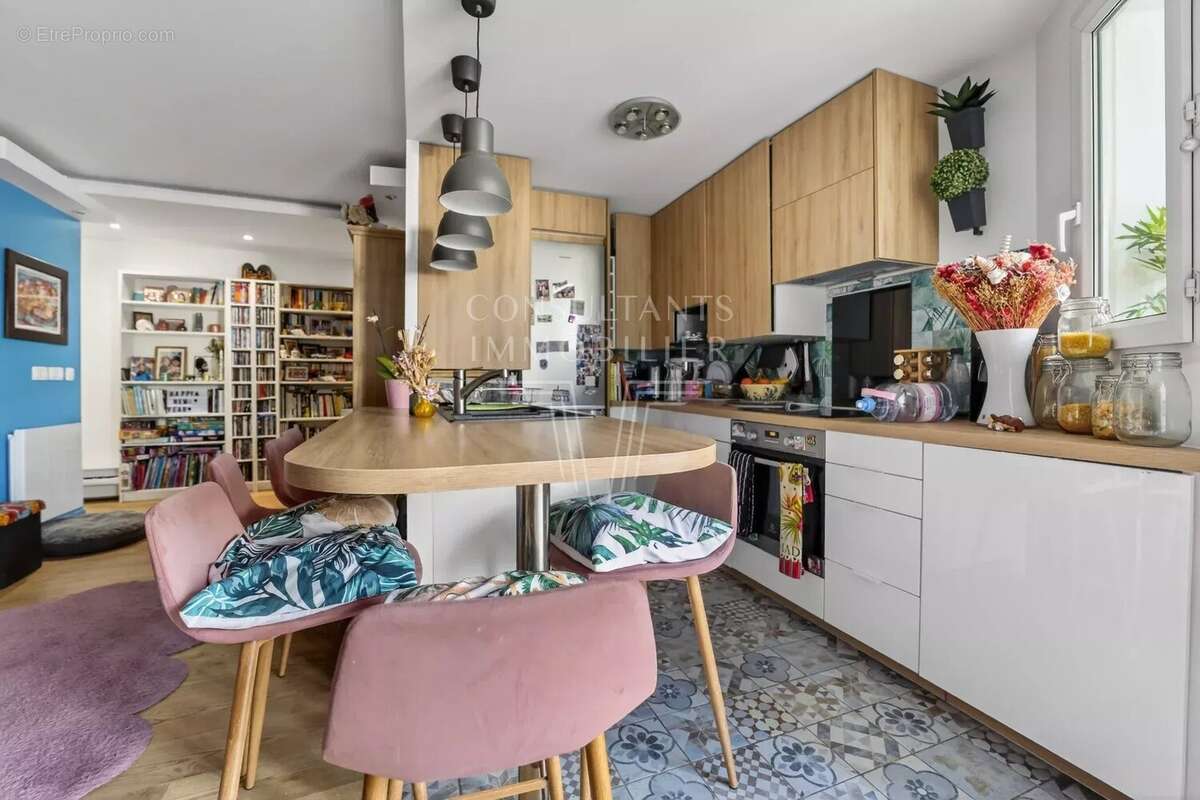 Appartement à LEVALLOIS-PERRET