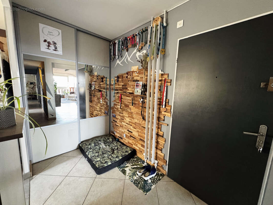 appartement 103m2 à Plein Soleil avec cave et stationnement - photo 9