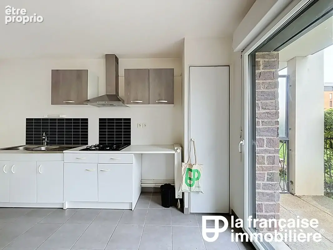 Appartement - 3 pièces - 61.8 m² - Rennes Centre-Ville - Anatole France - terrasse, jardin et parking - photo 4