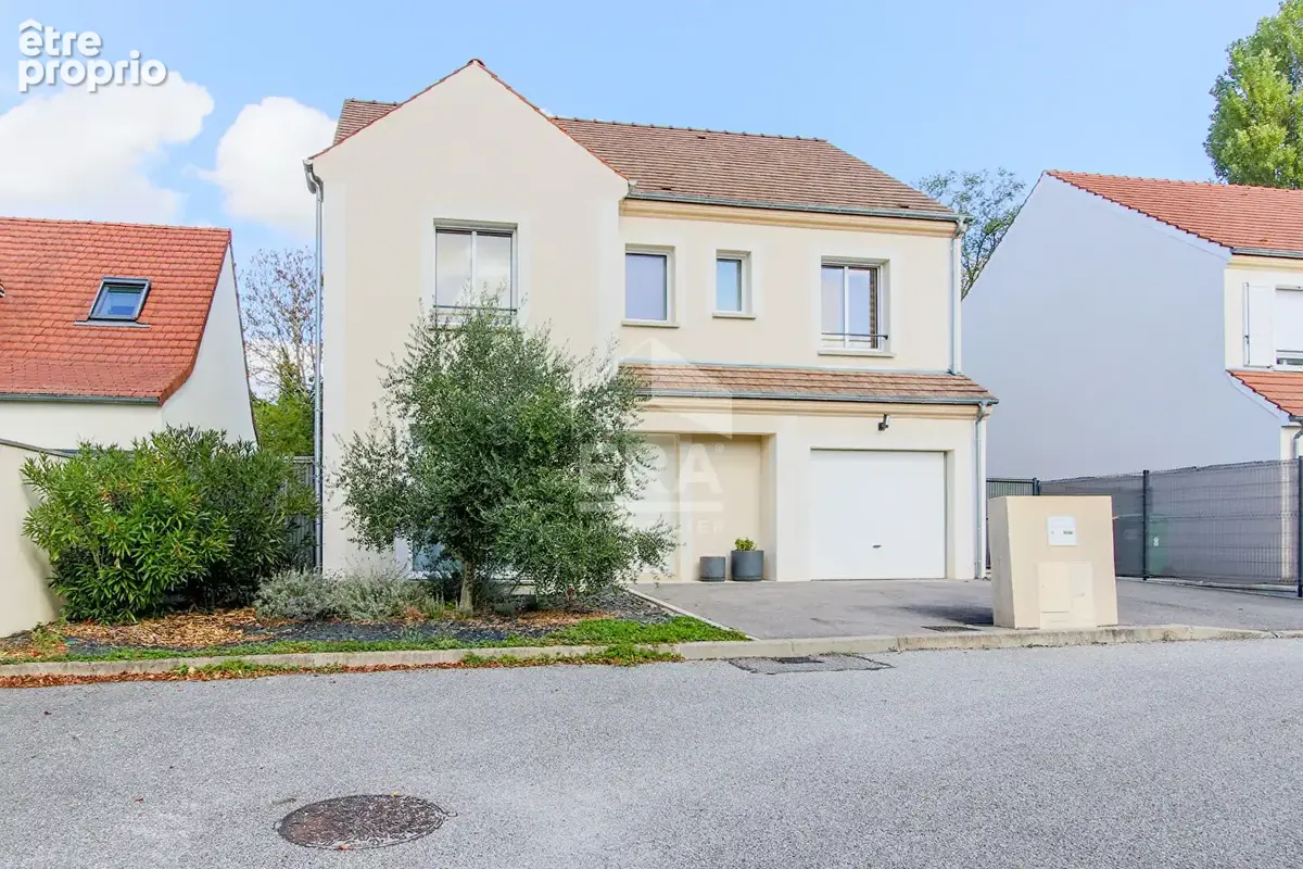 Maison à CRESPIERES